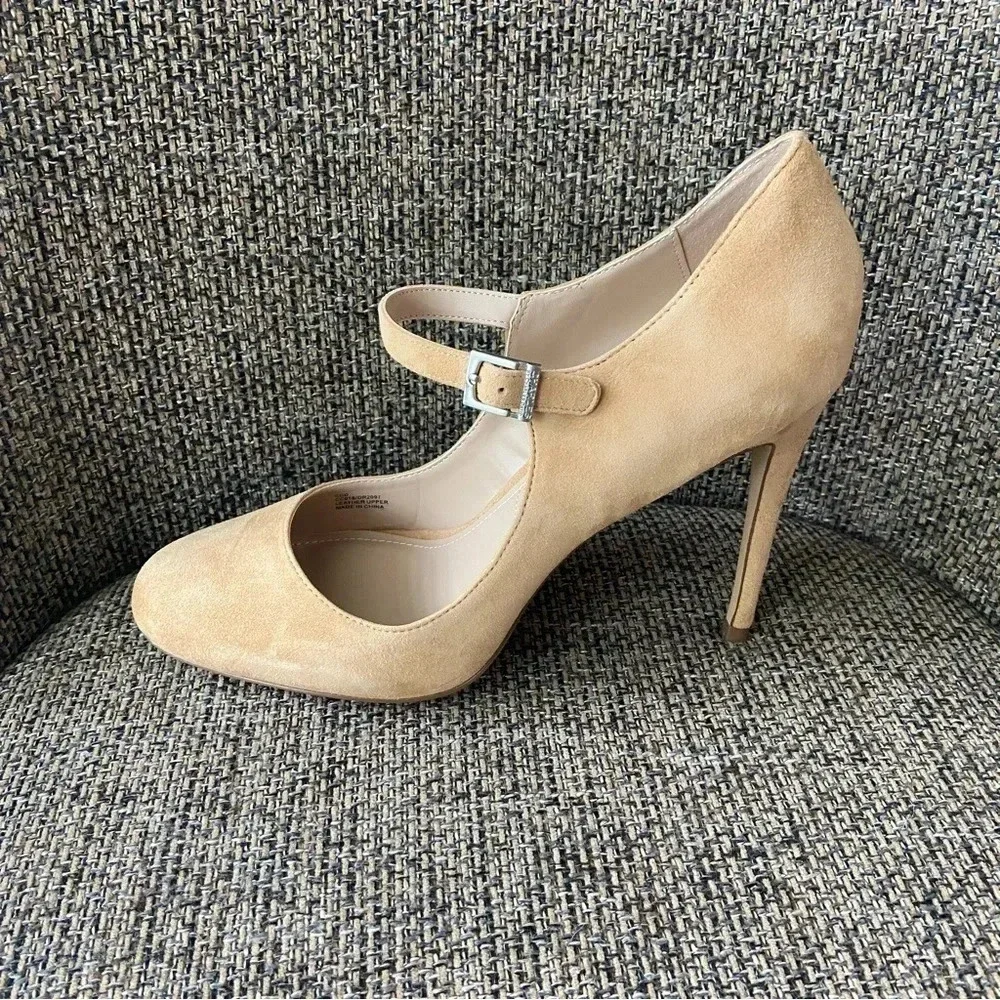 Charles by Charles David Women's Suede Lava‎ Dress Pump Size 11
